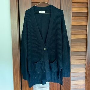 Abercrombie & Fitch (XS/S) oversized, long cable knit navy sweater